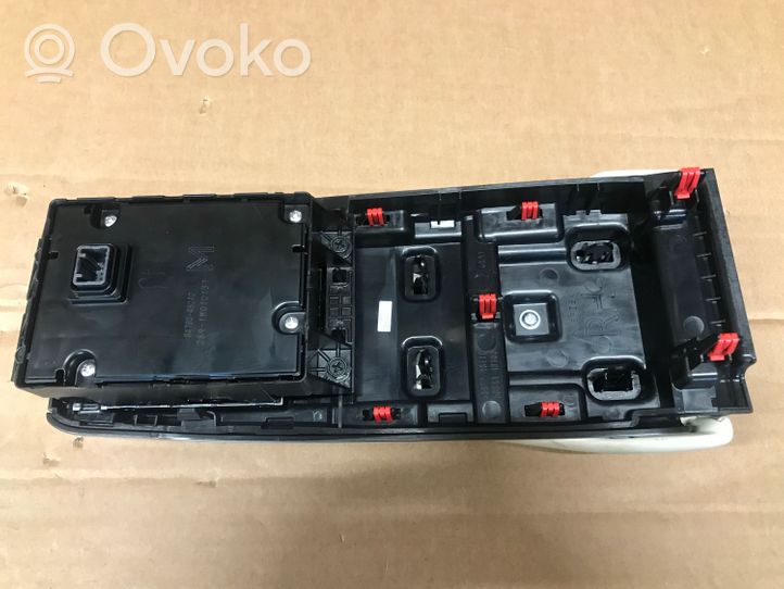 Lexus RX 450H Panel radia 8478048240