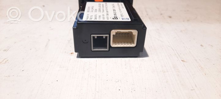 Lexus RX 450H Connettore plug in USB 8619078010