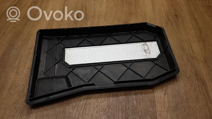 Volkswagen Touareg II Battery box tray cover/lid 7L0864643B