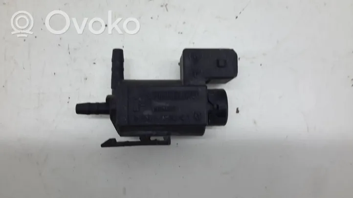 BMW 5 E39 Solenoidinis vožtuvas 1742712