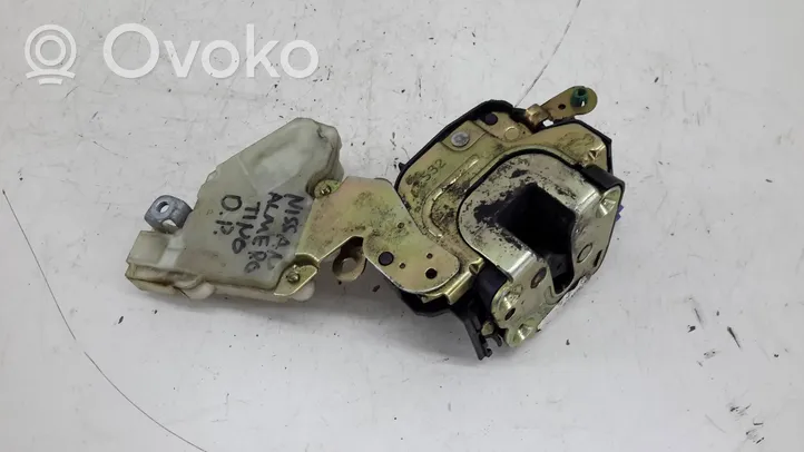 Nissan Almera Tino Front door lock 8055261U66