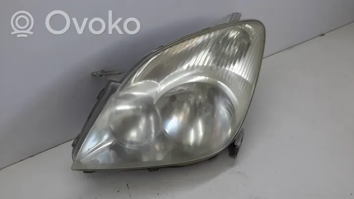 Toyota Corolla Verso E121 Lampa przednia 