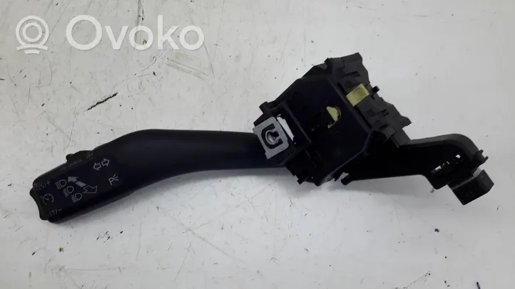 Volkswagen Golf V Wiper turn signal indicator stalk/switch 1K0953513F