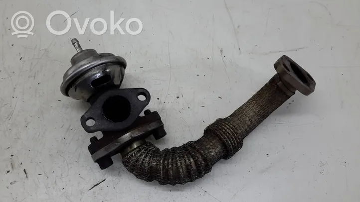 Volkswagen PASSAT B5 EGR-linjan letku 028131521P