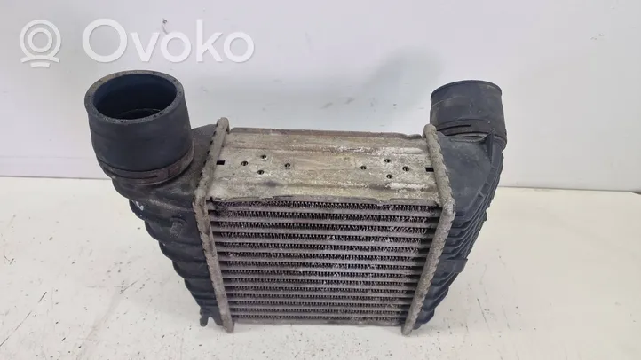 Volkswagen Golf IV Chłodnica powietrza doładowującego / Intercooler 