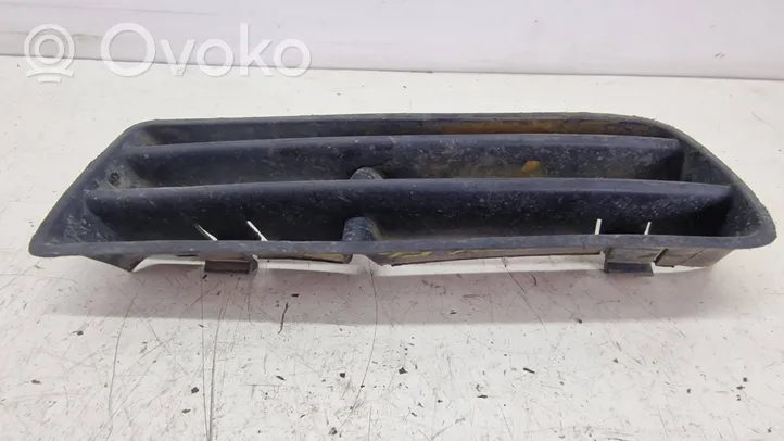 Volkswagen Golf IV Grille antibrouillard avant 1J0853666E