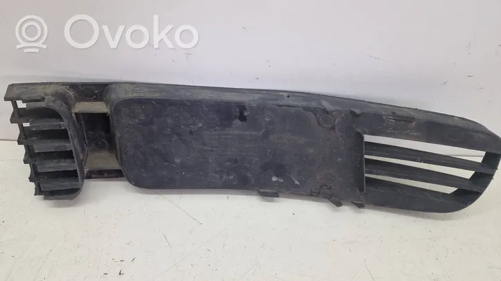 Volkswagen PASSAT B5 Front bumper lower grill VW99017GR