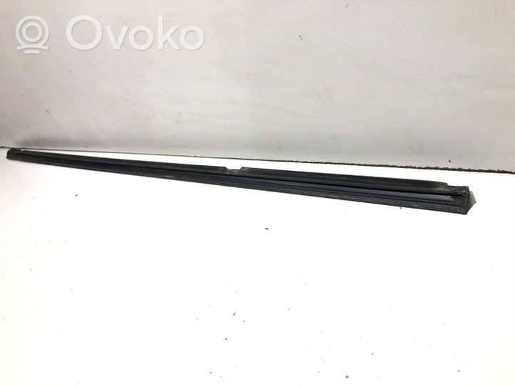 Citroen C4 I Moulure de porte avant 66180