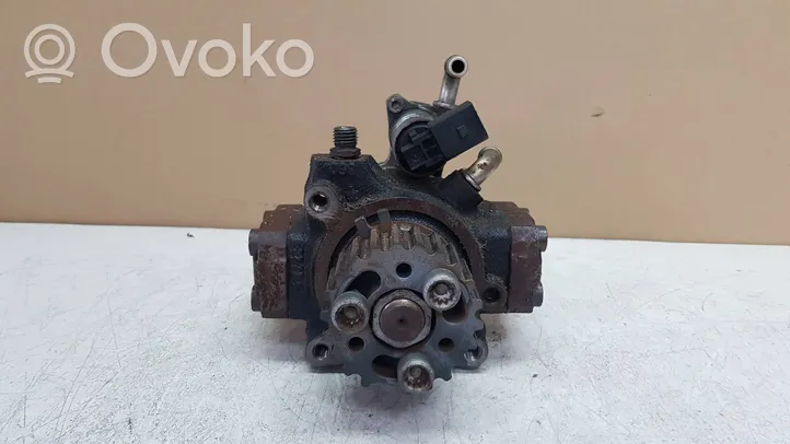 Audi A3 S3 8P Polttoaineen ruiskutuksen suurpainepumppu 03L130755E