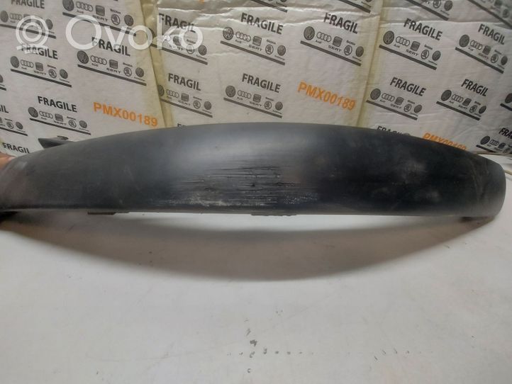 Volkswagen PASSAT B5.5 Modanatura separatore del paraurti anteriore 3B0807717D