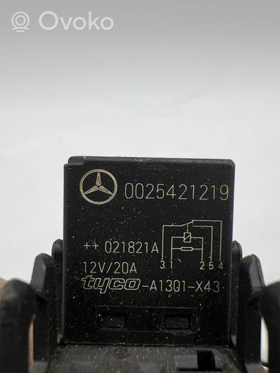 Mercedes-Benz E W211 Altri relè 0025421219