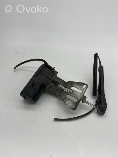 Saab 9-5 Silniczek wycieraczki lampy przedniej 4560394