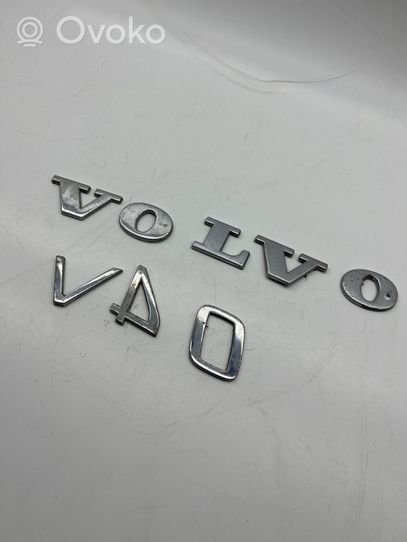 Volvo S40, V40 Logo, emblème de fabricant 7L71