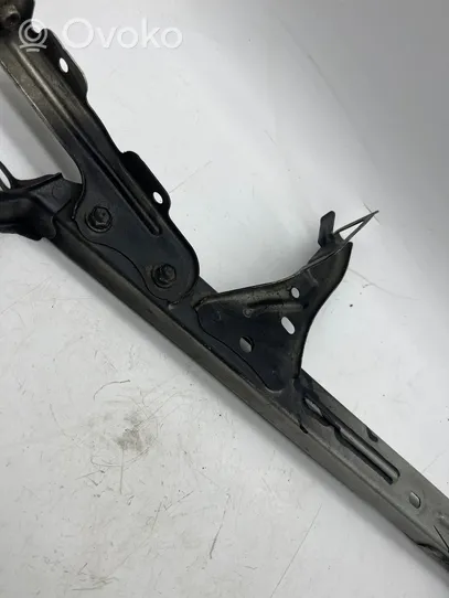 Toyota Avensis T250 Staffa del pannello di supporto del radiatore 