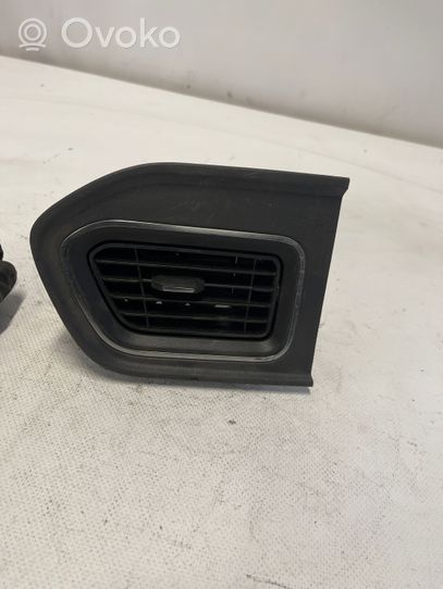 Renault Master III Radion/GPS-laitteen pääyksikön kehys 682608914R