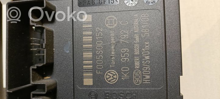 Volkswagen Golf V Priekšpusē loga pacēlāja motoriņš 1K0959792C