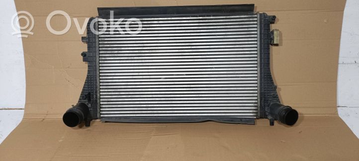 Volkswagen PASSAT B7 Chłodnica powietrza doładowującego / Intercooler 3C0145805AN