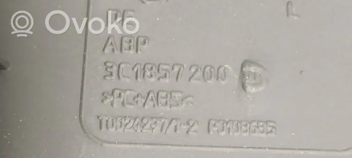 Volkswagen PASSAT B6 Ohjauspyörän pylvään verhoilu 3C1857200