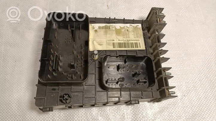 Volkswagen Touran I Fuse module 1K0937124K