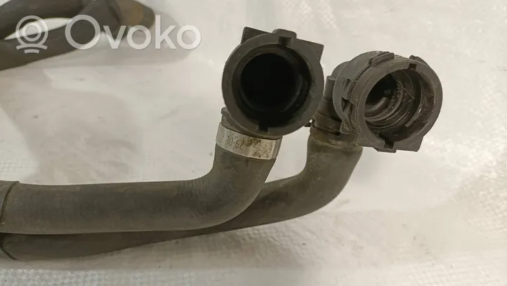 Volkswagen Touran II Tuyau de liquide de refroidissement moteur 1T0121156AQ