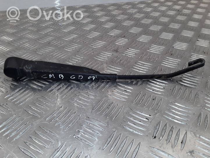 Opel Combo C Front wiper blade arm 09225631