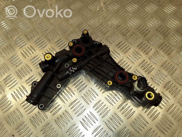 Toyota Auris E180 Support de filtre à huile 8352060060