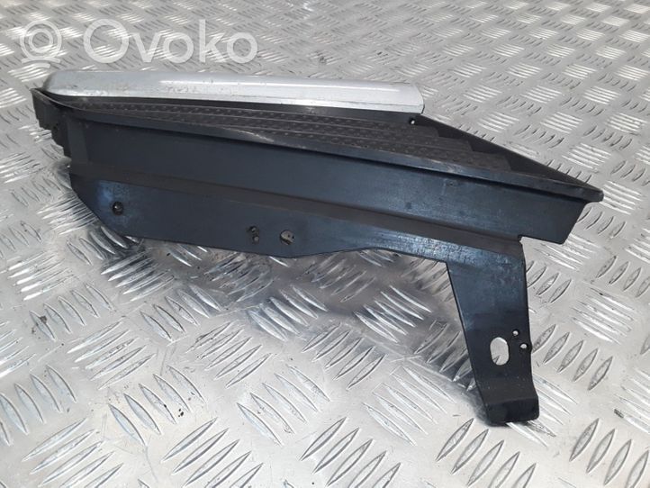 Nissan Primera Grille de calandre avant 62320AU300