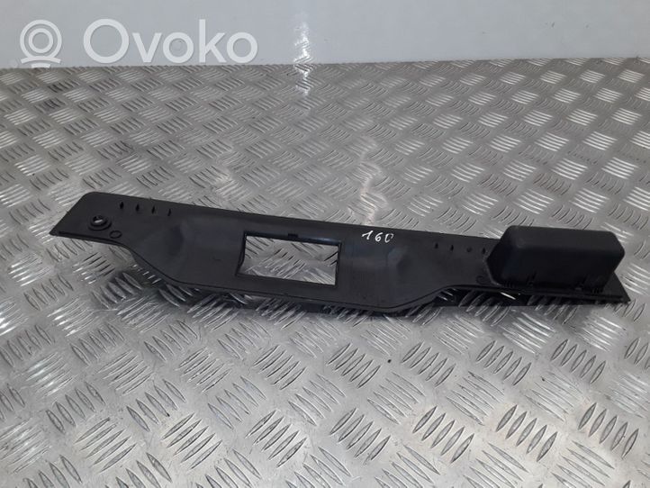 Opel Astra H Osłona rygla zamka klapy tylnej 13140361