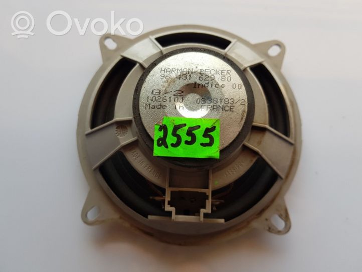 Citroen C3 Garsiakalbis (-iai) galinėse duryse 9643162980