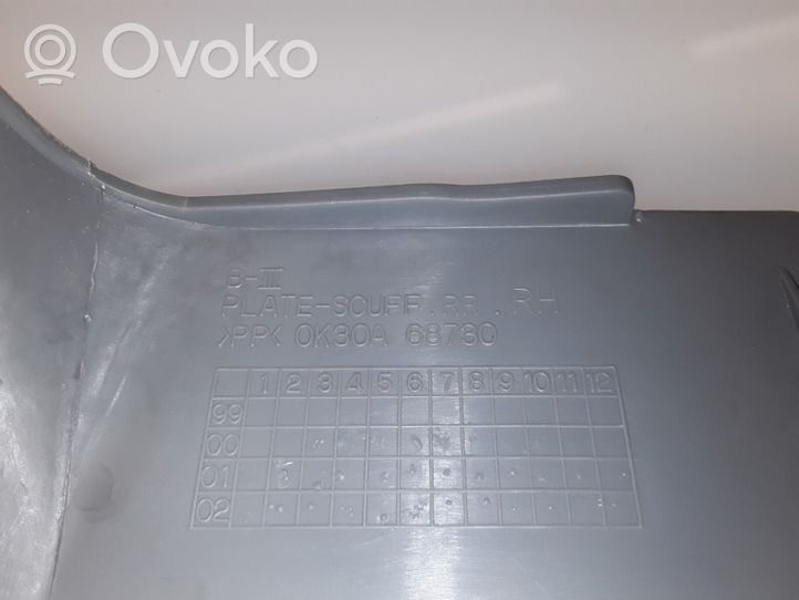 KIA Rio Takaoven kynnyksen suojalista 0K30A68730