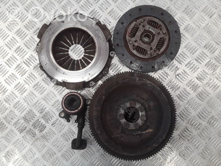 Nissan Almera N16 Sankabos komplektas 8200183704