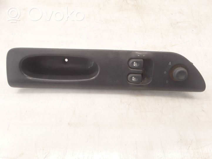 Renault Espace III Electric window control switch 7701708150