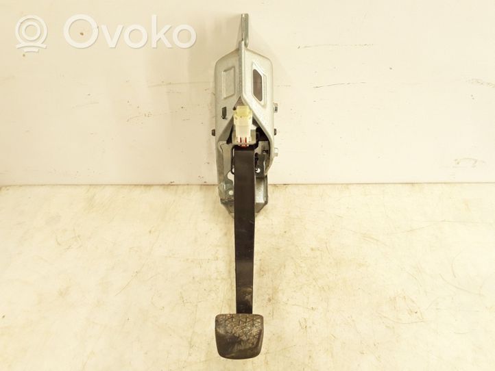 Opel Zafira A Clutch pedal 90581106