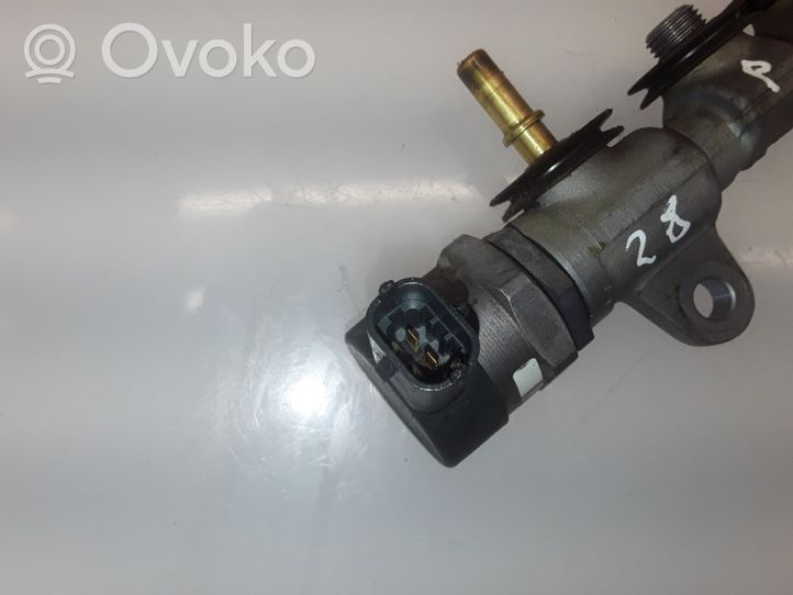 Renault Laguna III Listwa wtryskowa 8200727609