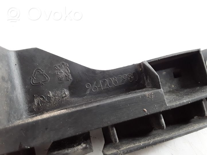 Peugeot 307 Support de coin de pare-chocs 9642032980