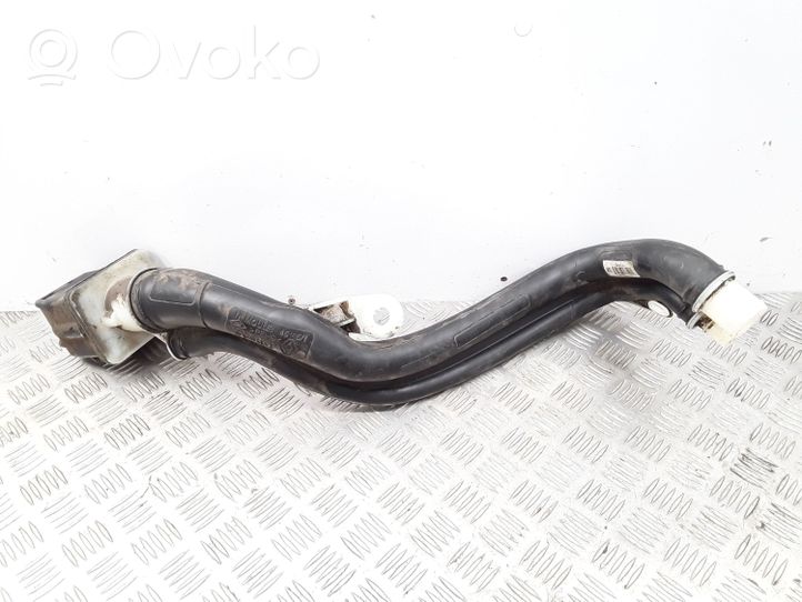 Renault Megane III Tuyau de remplissage de réservoir de carburant 172210008R