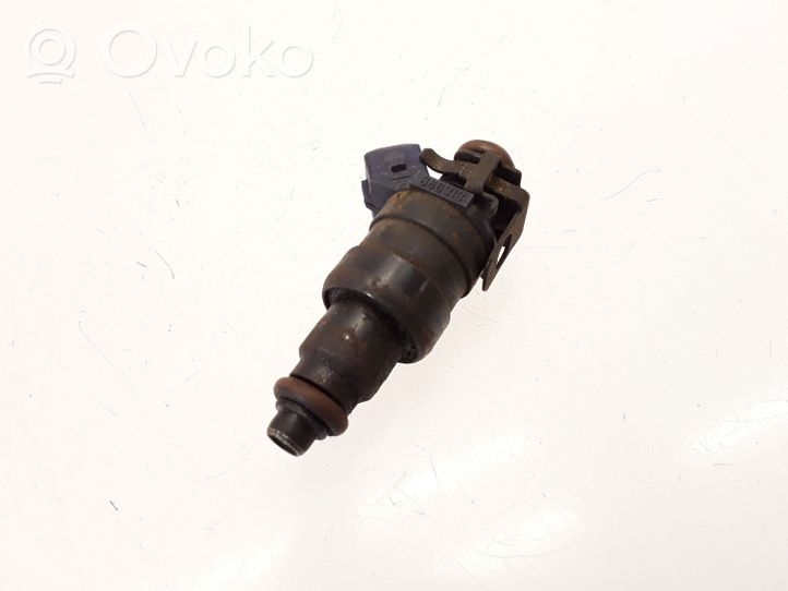 Renault Megane I Injecteur de carburant 866313