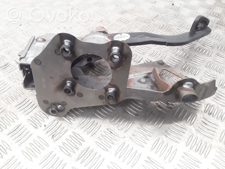 Nissan Qashqai Brake pedal 1048X11