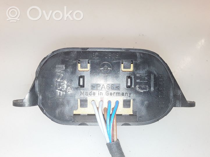 Opel Vectra B Przełącznik / Przycisk kierownicy 90508669