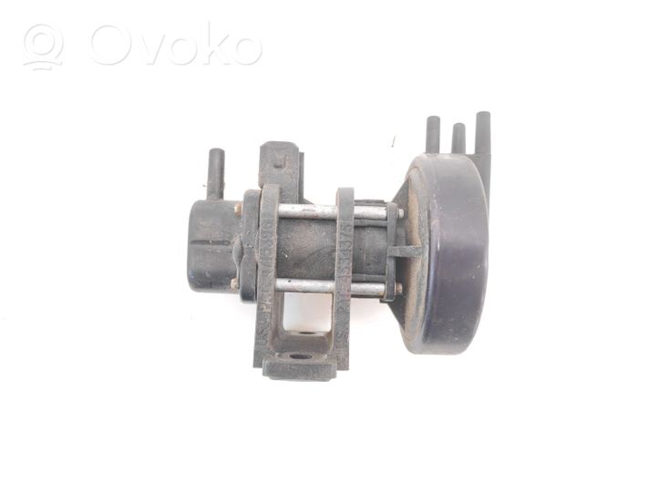 Audi 80 90 S2 B4 Vacuum valve 4715396