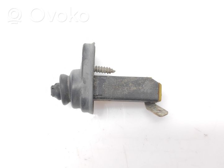 Audi 80 90 S2 B4 Capteur, interrupteur de porte avant 893947561B