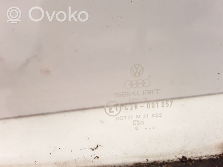 Volkswagen PASSAT B2 Mažasis "A" priekinių durų stiklas (keturdurio) 321845117A