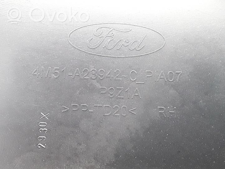 Ford Focus Apmušimas priekinių durų (obšifke) 4M51A23942C
