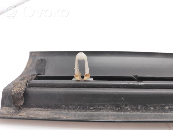 Volkswagen PASSAT B2 Front sill trim cover 