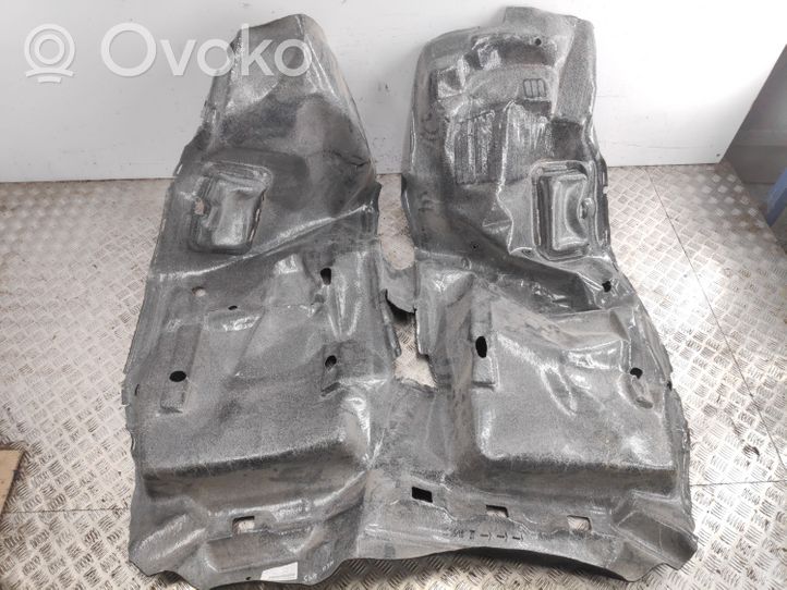 Renault Megane III Wykładzina podłogowa przednia 749025651R