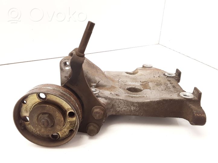 Nissan Almera Tino Supporto del generatore/alternatore 11910BM700