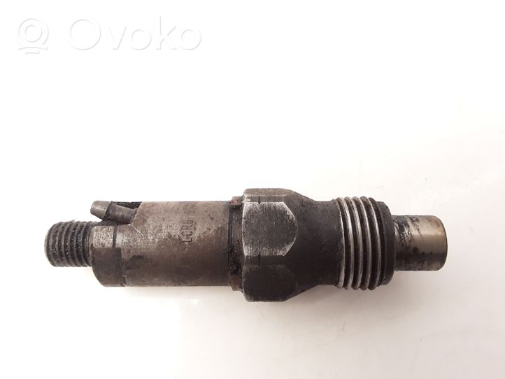 Renault Kangoo I Fuel injector LCR6735405