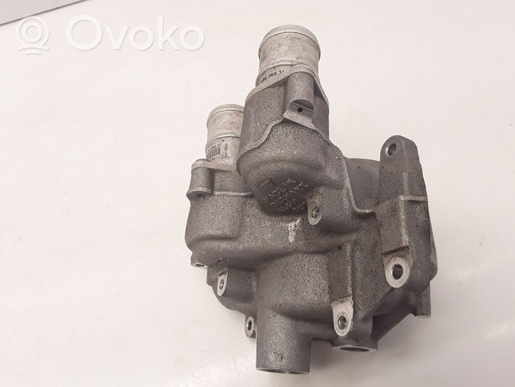 Porsche Macan Boîtier de thermostat / thermostat 94610618031