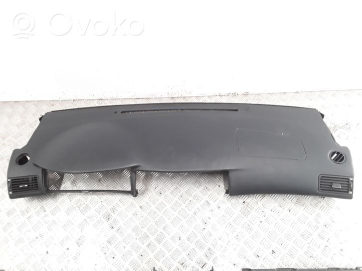 Toyota Corolla E120 E130 Panelė 5531102150