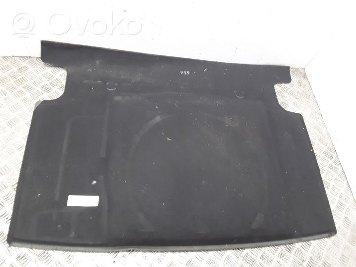 Toyota Corolla E120 E130 Wykładzina podłogowa bagażnika 5857002041C0